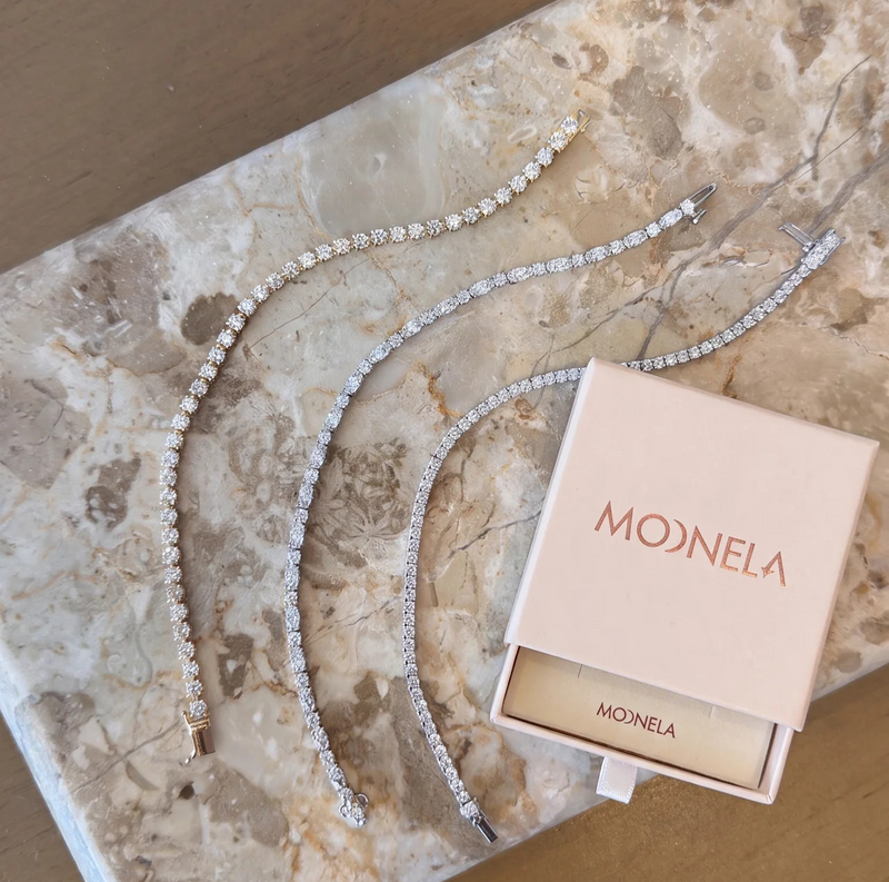 SCOPRI I BRACCIALI