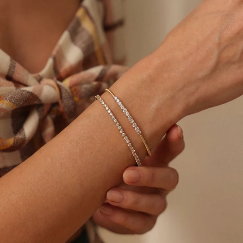 Tennis Flexi Cut Cuff Bracelet zirconia macro detail