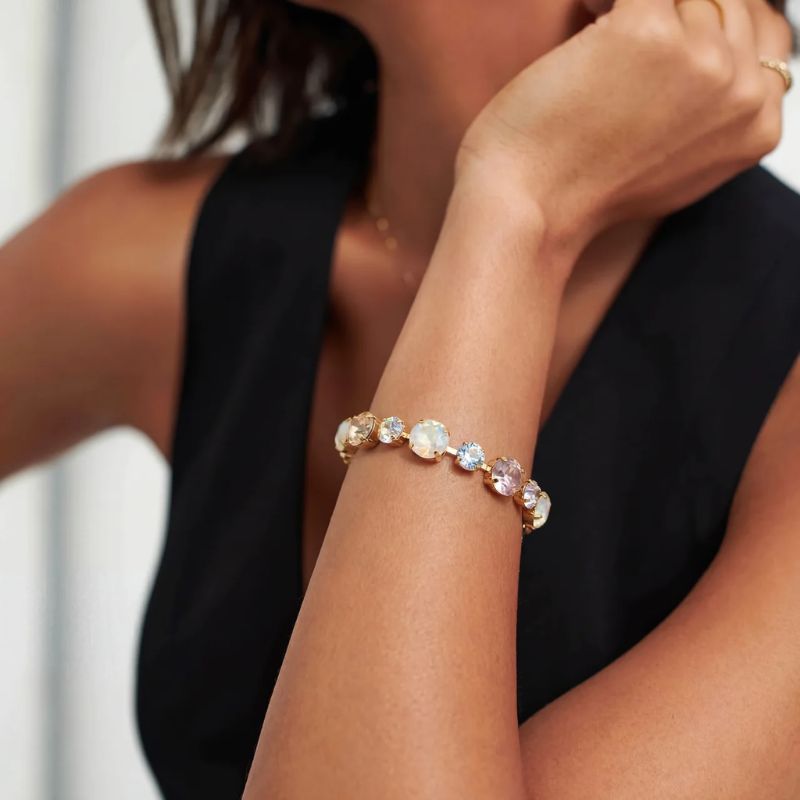 Personalised bridesmaid jewellery UK: the complete guide - Moonela UK