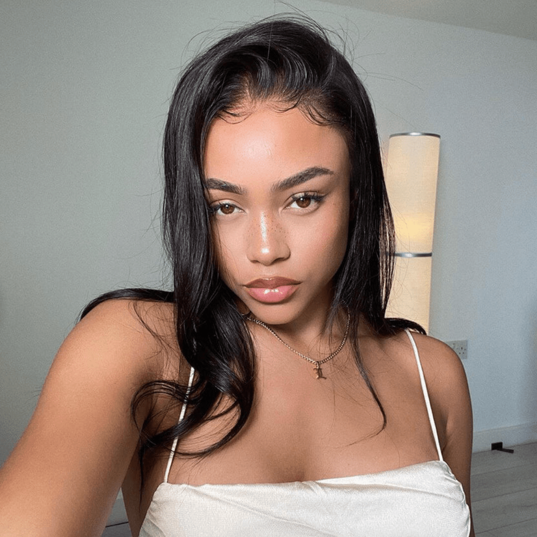 Collana con iniziale cubana