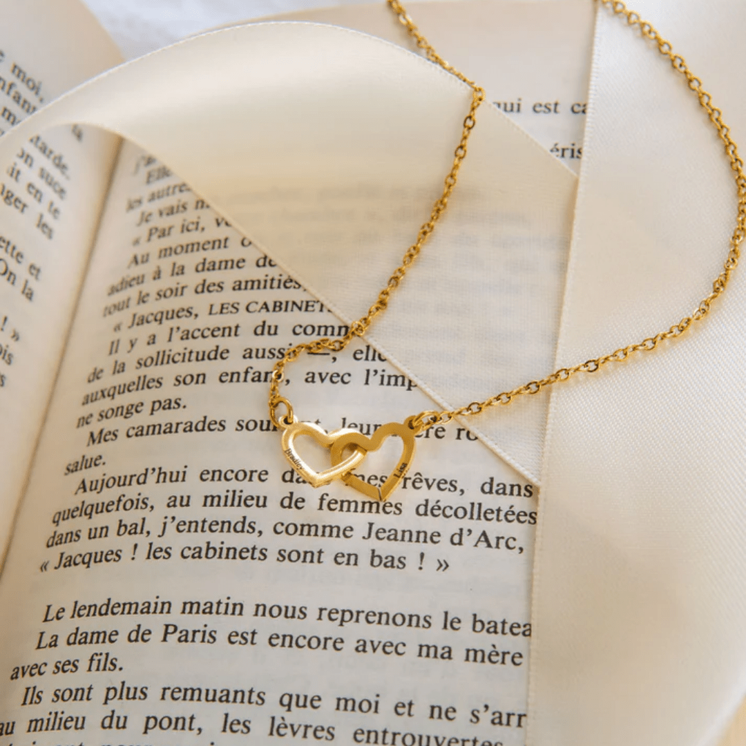 Halskette mit verschlungenen Herzen – 2 Namen individuell gestalten 