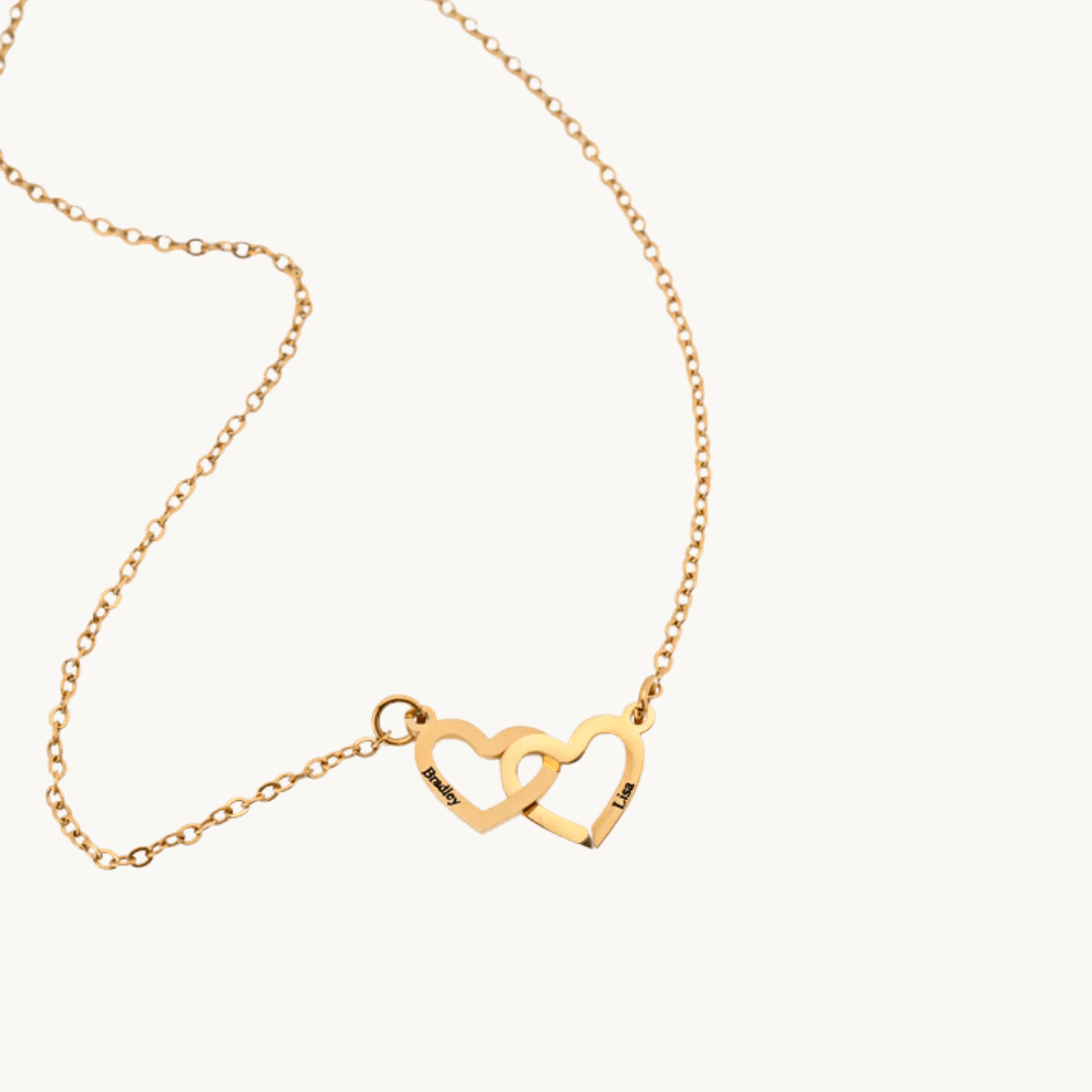 Halskette mit verschlungenen Herzen – 2 Namen individuell gestalten 