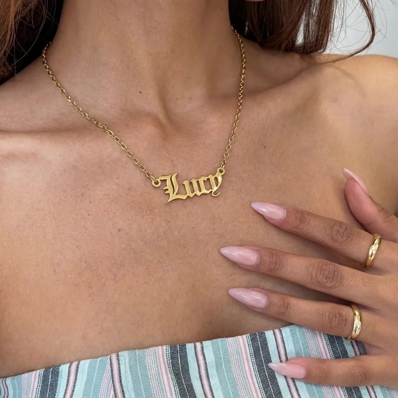 Collana Targhetta Nome - Old English