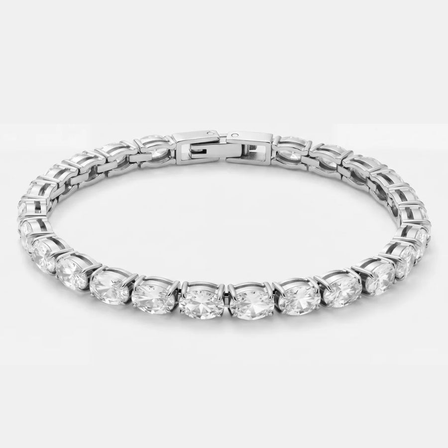 Oval Tennis Bracelet light reflection