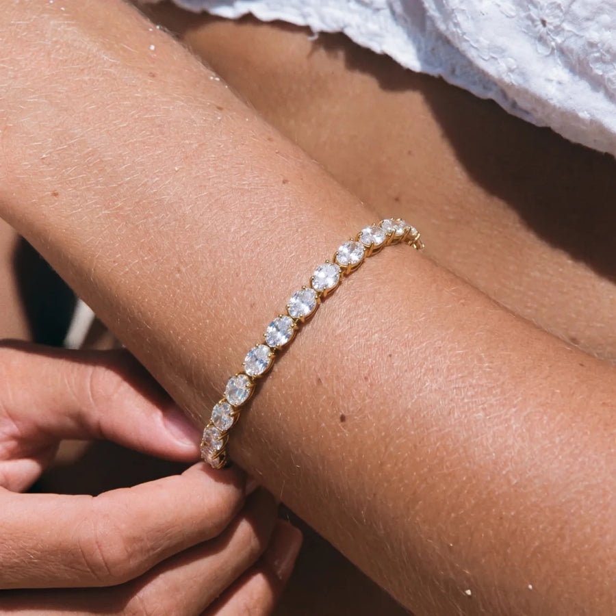 Oval Tennis Bracelet zirconia macro detail